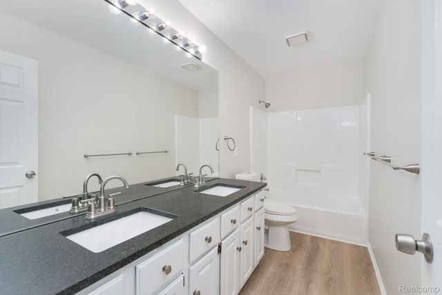 1883 Poppleton Drive, West Bloomfield Charter Township, MI 48324