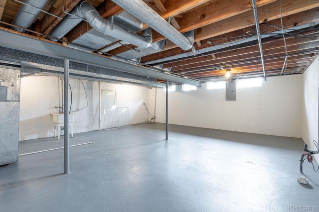 1883 Poppleton Drive, West Bloomfield Charter Township, MI 48324