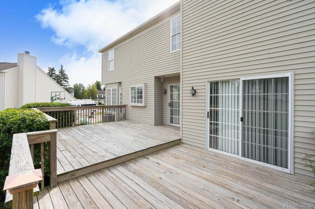 1883 Poppleton Drive, West Bloomfield Charter Township, MI 48324