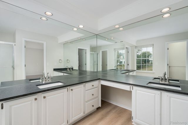 1883 Poppleton Drive, West Bloomfield Charter Township, MI 48324