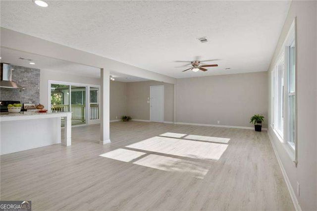 1367 N Hicks Circle NW, Conyers, GA 30012