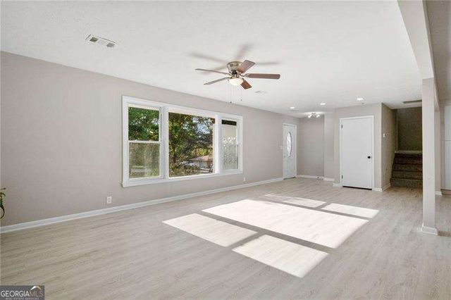 1367 N Hicks Circle NW, Conyers, GA 30012