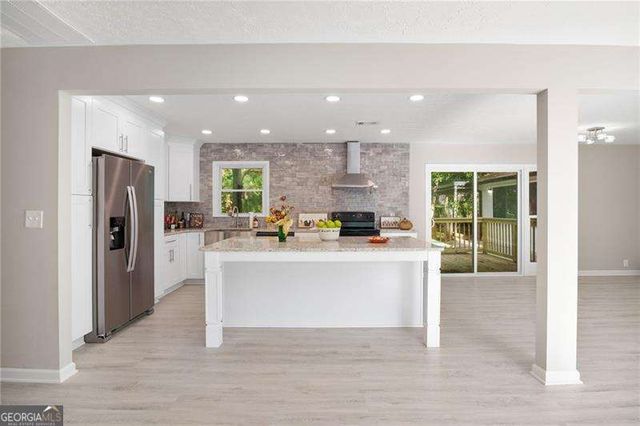 1367 N Hicks Circle NW, Conyers, GA 30012