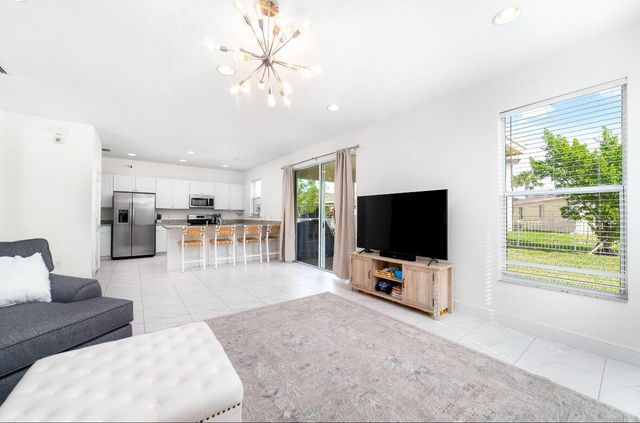 2011 NW Cataluna Circle, Port St. Lucie, Port St Lucie, FL 34986