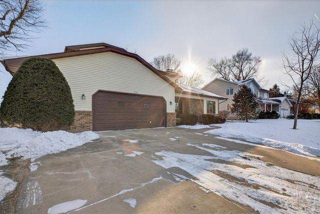 2151 Grand Boulevard, Waterloo, IA 50701