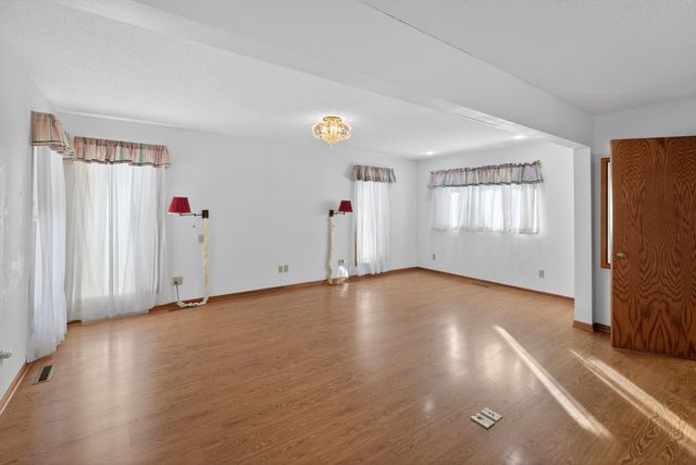 2151 Grand Boulevard, Waterloo, IA 50701