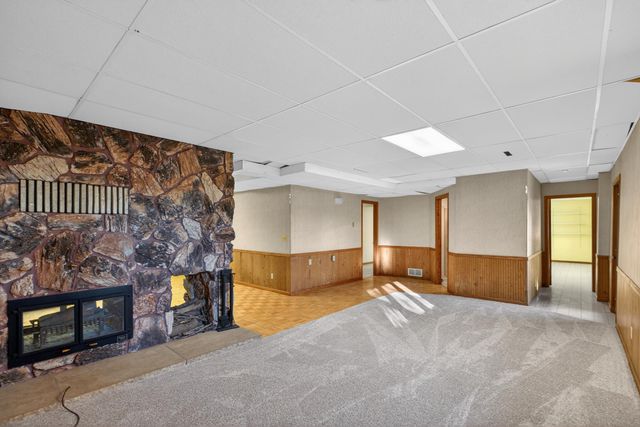 2151 Grand Boulevard, Waterloo, IA 50701