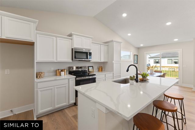 718 NE Crossing Oaks Drive, Ankeny, IA 50021