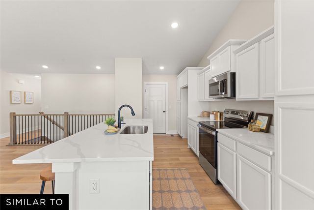718 NE Crossing Oaks Drive, Ankeny, IA 50021
