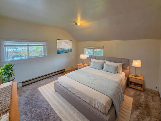 814 NW C Street, Grants Pass, OR 97526