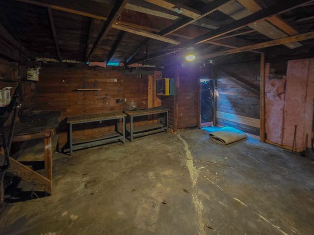 814 NW C Street, Grants Pass, OR 97526