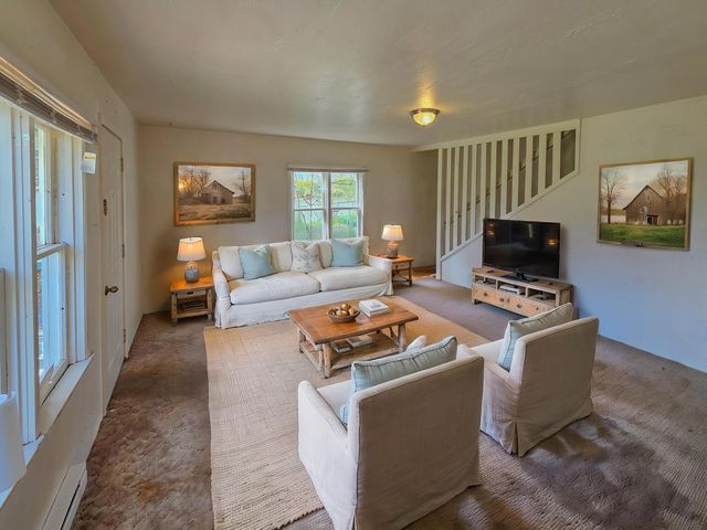 814 NW C Street, Grants Pass, OR 97526