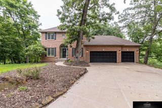 19719 Raven Drive, Louisville, NE 68037