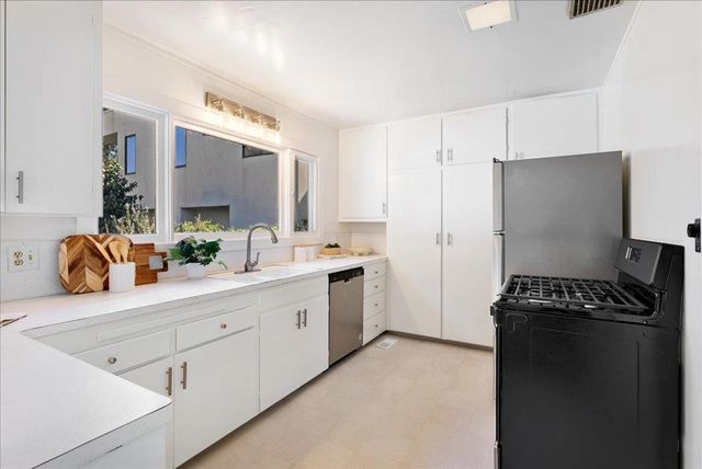 410 13th Avenue, Santa Cruz, CA 95062