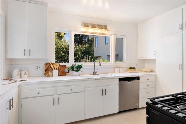 410 13th Avenue, Santa Cruz, CA 95062