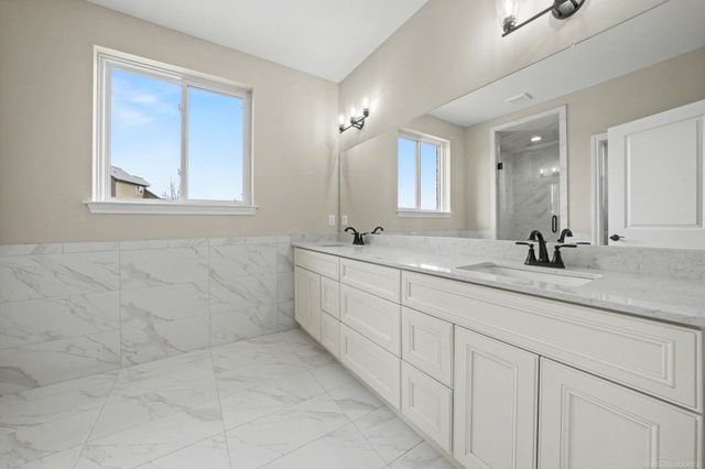 1087 Williamson Circle, Pontiac, MI 48340