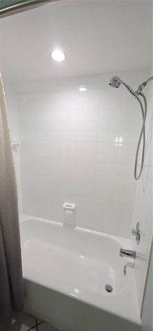 6033 34TH STREET W 136, Bradenton, FL 34210