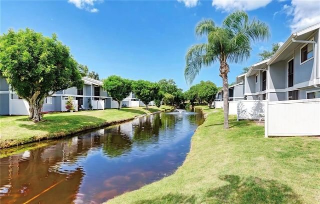 6033 34TH STREET W 136, Bradenton, FL 34210