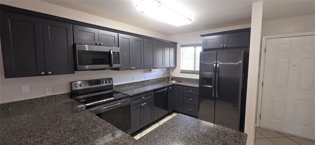 6033 34TH STREET W 136, Bradenton, FL 34210