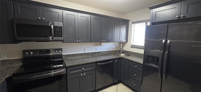 6033 34TH STREET W 136, Bradenton, FL 34210