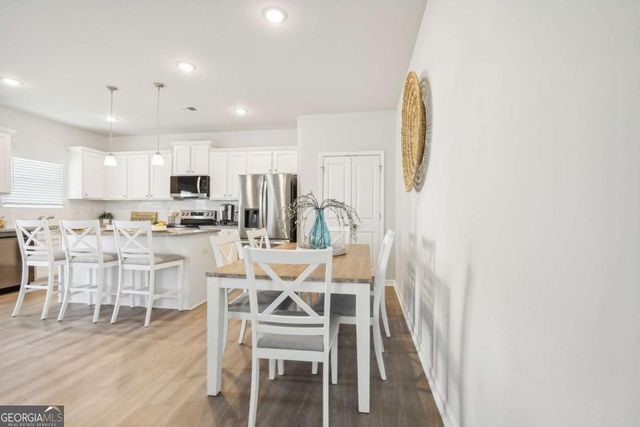 3043 Viewpark Circle, Conyers, GA 30013