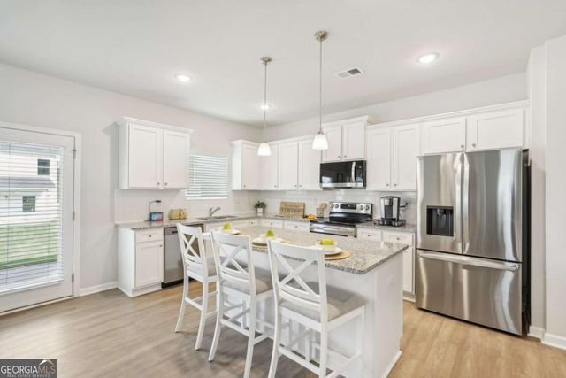 3043 Viewpark Circle, Conyers, GA 30013