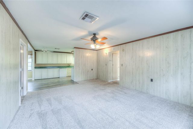 323 Lakeview Drive, Onalaska, TX 77360