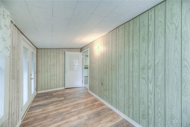 323 Lakeview Drive, Onalaska, TX 77360