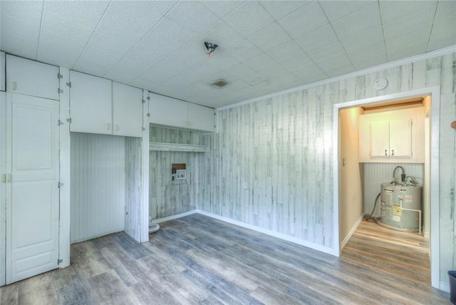 323 Lakeview Drive, Onalaska, TX 77360