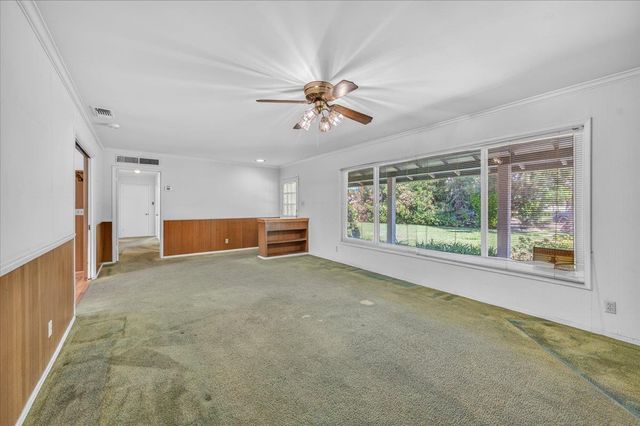 445 W San Jose, Fresno, CA 93704