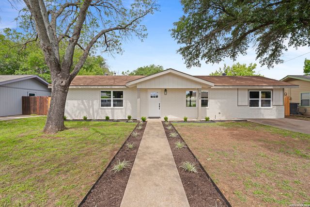 614 S COLUMBUS ST, Fredericksburg, TX 78624