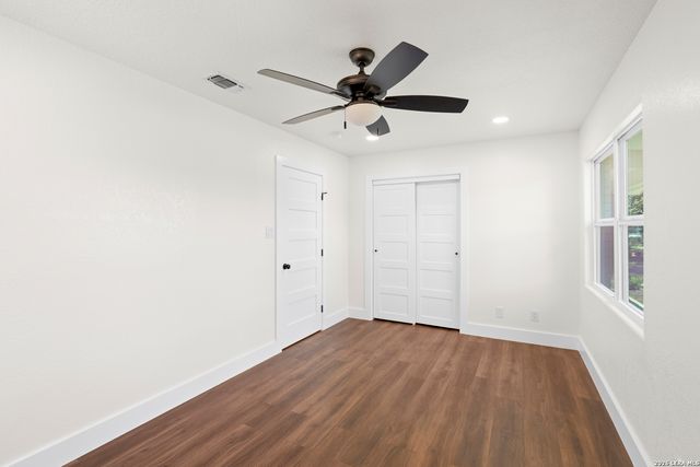 614 S COLUMBUS ST, Fredericksburg, TX 78624