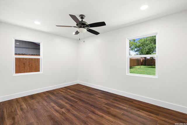 614 S COLUMBUS ST, Fredericksburg, TX 78624