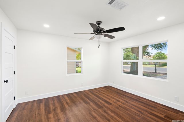 614 S COLUMBUS ST, Fredericksburg, TX 78624