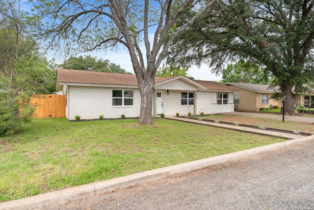 614 S COLUMBUS ST, Fredericksburg, TX 78624