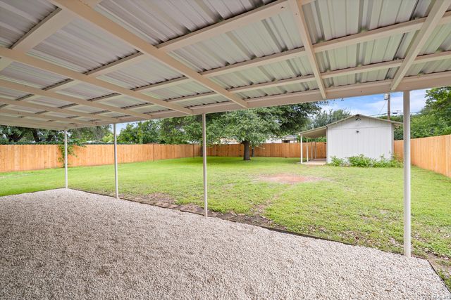 614 S COLUMBUS ST, Fredericksburg, TX 78624