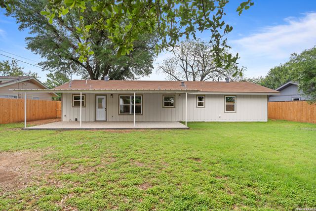 614 S COLUMBUS ST, Fredericksburg, TX 78624