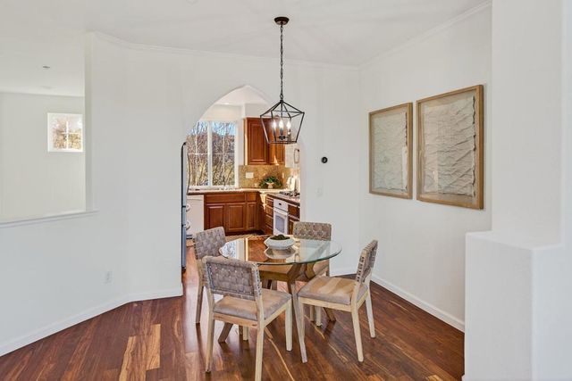 2272 Towne Circle, Mountain View, CA 94040