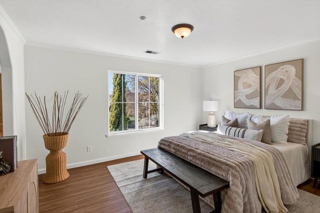 2272 Towne Circle, Mountain View, CA 94040