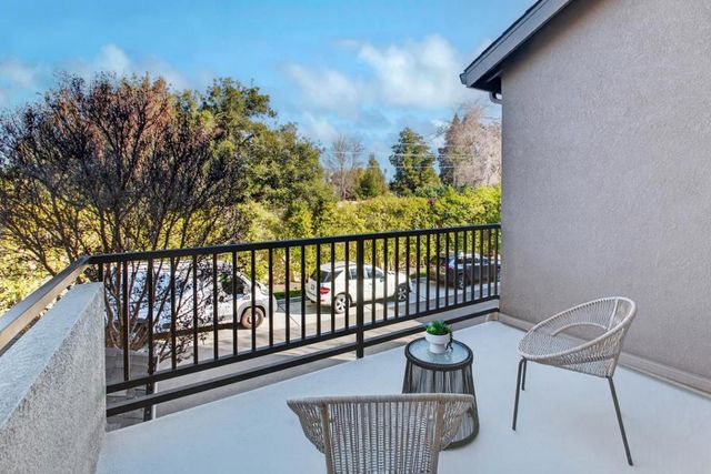 2272 Towne Circle, Mountain View, CA 94040