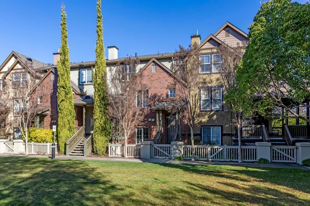 2272 Towne Circle, Mountain View, CA 94040