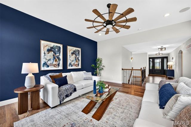 523 Cliff Brook Drive, O'fallon, MO 63366