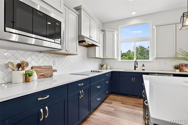 523 Cliff Brook Drive, O'fallon, MO 63366