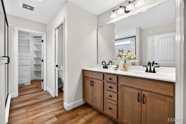 523 Cliff Brook Drive, O'fallon, MO 63366