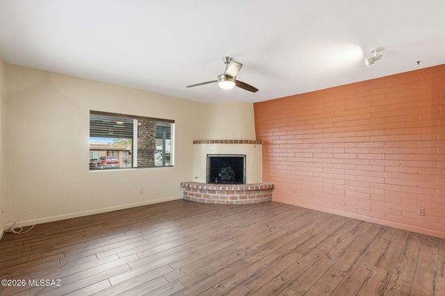 425 N Calle Del Diablo, Green Valley, AZ 85614