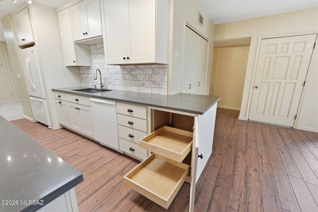 425 N Calle Del Diablo, Green Valley, AZ 85614