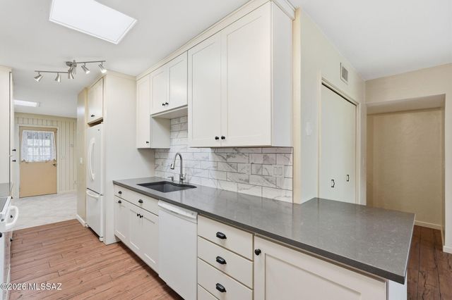 425 N Calle Del Diablo, Green Valley, AZ 85614