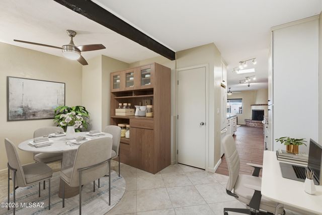 425 N Calle Del Diablo, Green Valley, AZ 85614