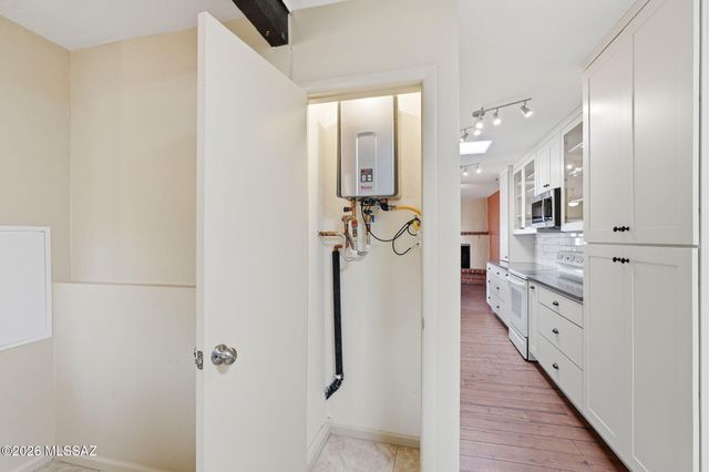 425 N Calle Del Diablo, Green Valley, AZ 85614