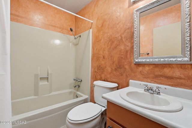 425 N Calle Del Diablo, Green Valley, AZ 85614